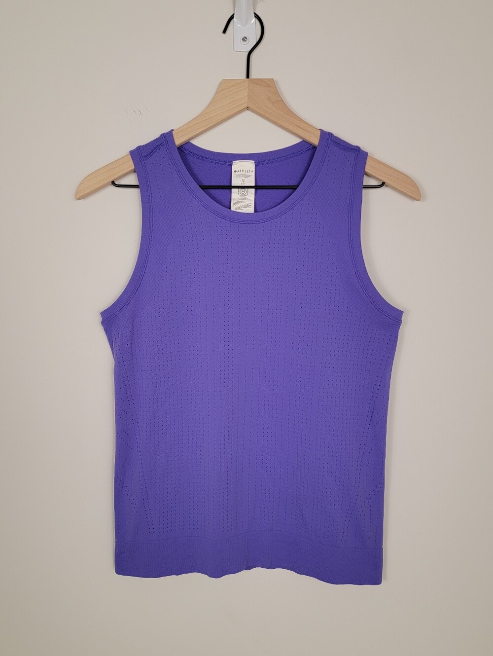 Athleta In Motion Seamless Tank Top Mesh Perforated Athletic Running Purple XS